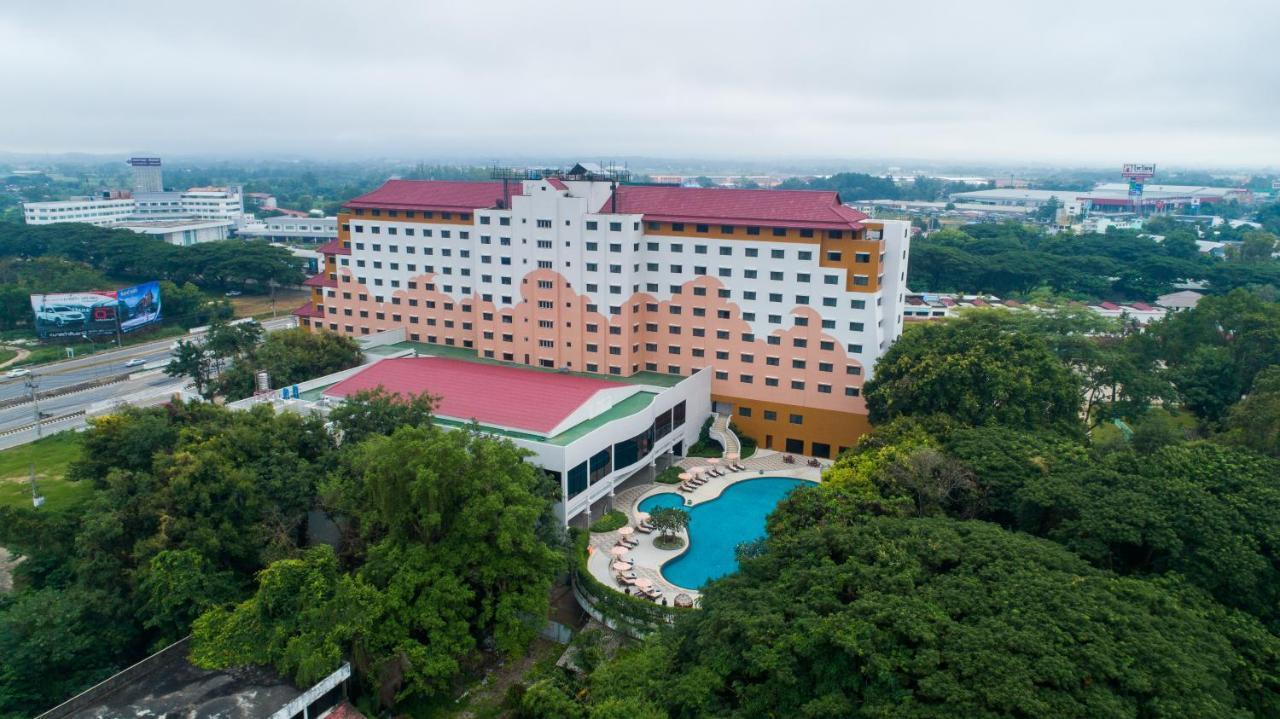 The Heritage Chiang Rai Hotel And Convention Exterior foto Aerial view of the hotel