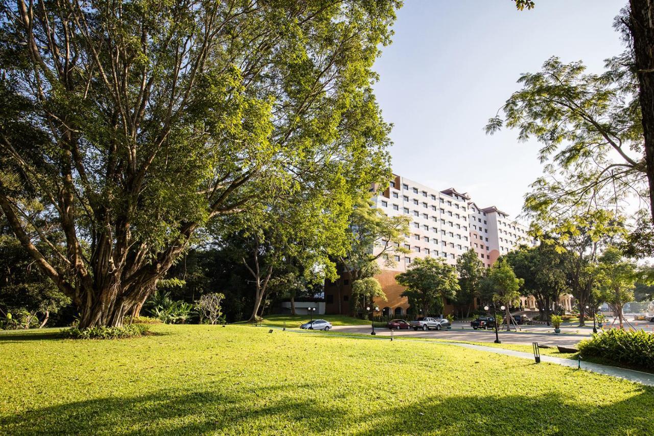 The Heritage Chiang Rai Hotel And Convention Exterior foto The University of Western Australia